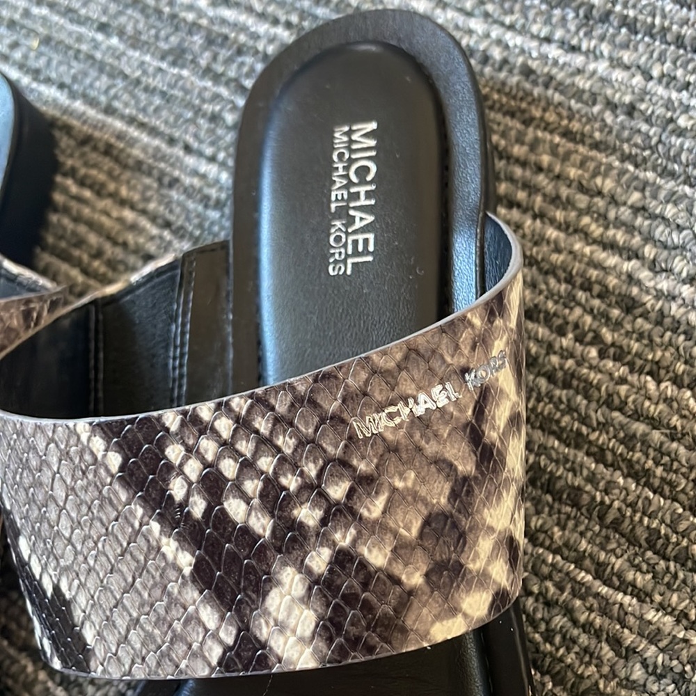 Michael Kors Print Sandals - Picture 2 of 3